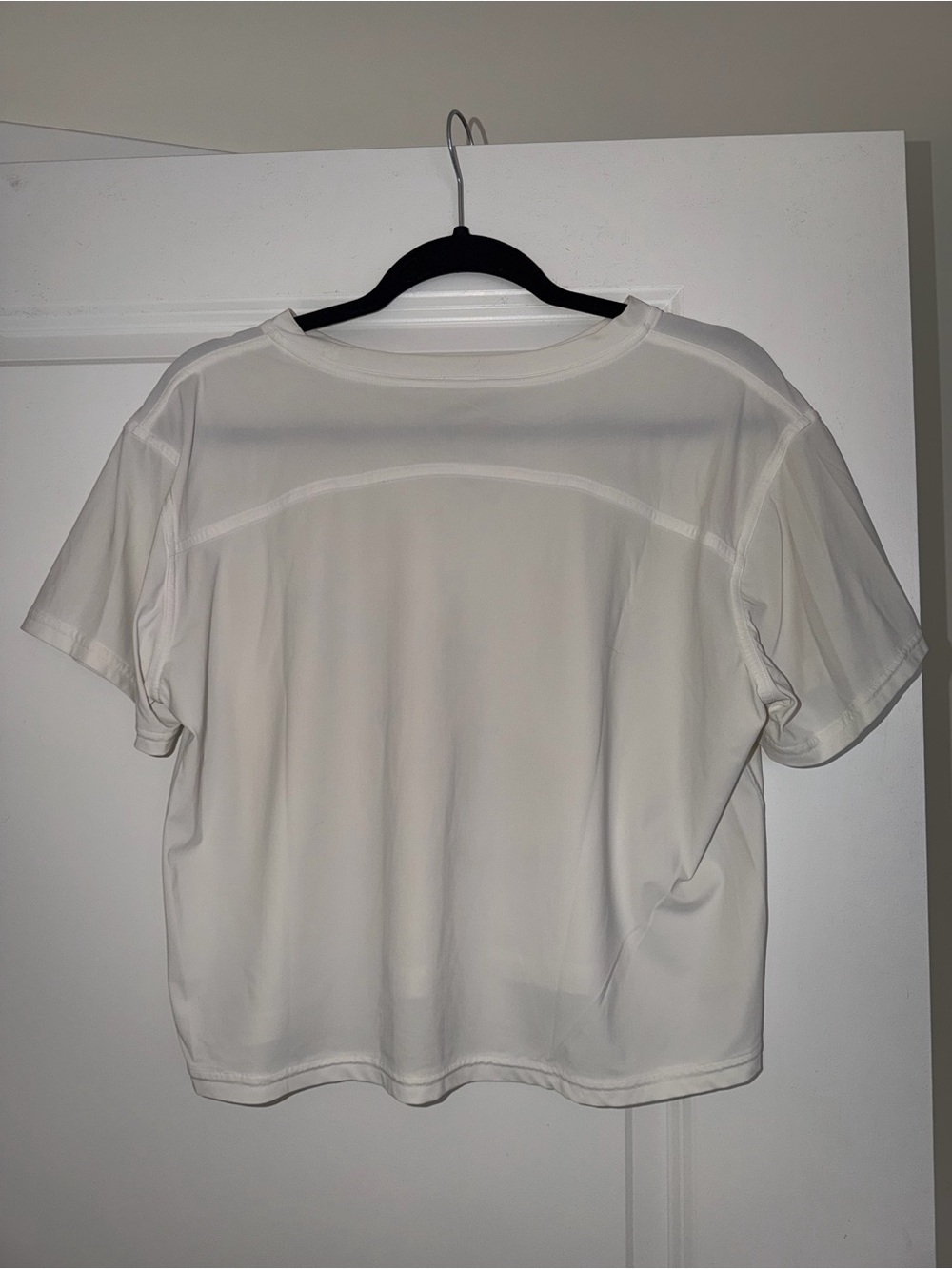 lululemon athletica Women’s White Cropped Performance Tee - Picture 3 of 3